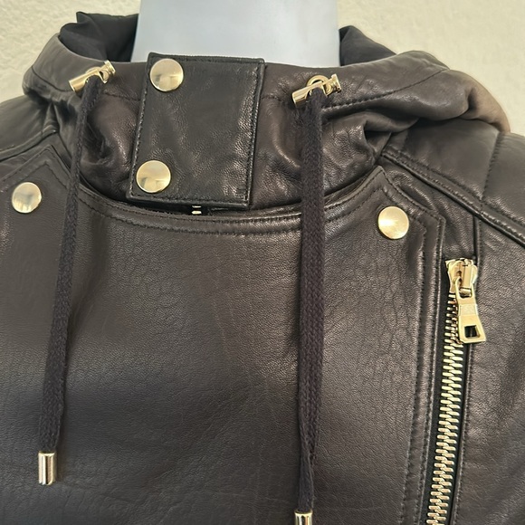 Balmain leather jacket. Size 52. Discolored on one side - Picture 8 of 12
